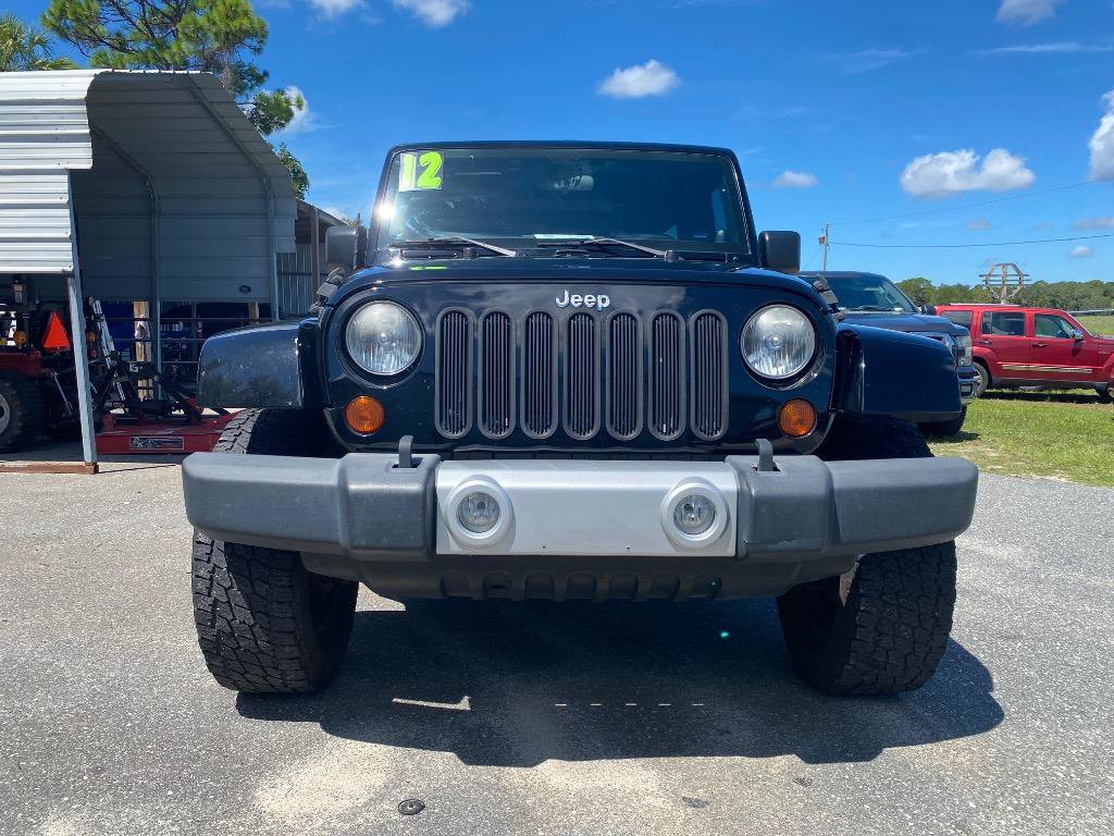 Used 2012 Jeep Wrangler Unlimited Sahara w/ Connectivity Group AWD/4WD image 4