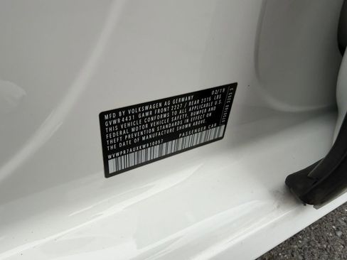 Used 2019 Volkswagen e-Golf SEL Premium image 58