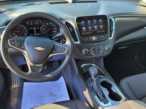 Used 2025 Chevrolet Malibu LT FWD image 23