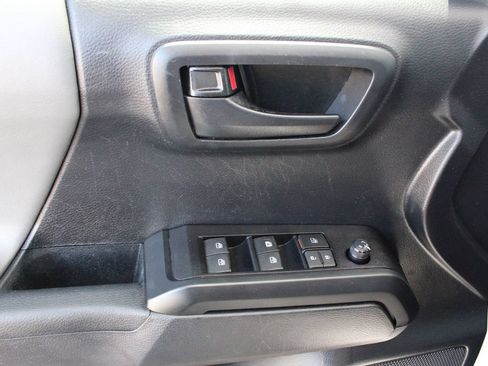Used 2020 Toyota Tacoma SR AWD/4WD image 22