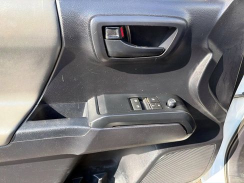 Used 2019 Toyota Tacoma SR RWD image 12