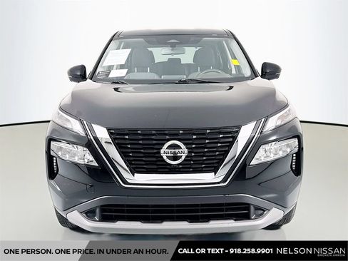 Certified 2021 Nissan Rogue SV FWD image 2