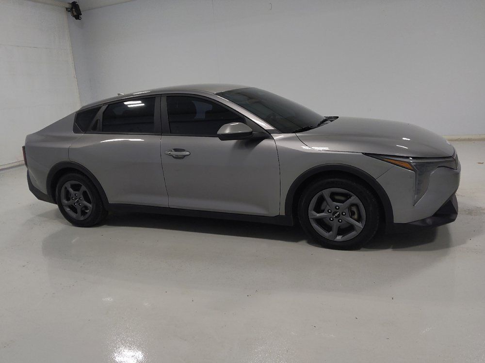 Used 2025 Kia K4 FWD image 11
