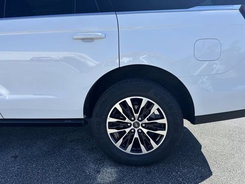 Certified 2025 Ford Expedition Platinum AWD/4WD image 10