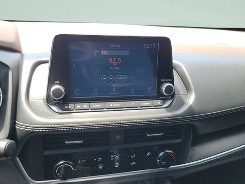 Used 2023 Nissan Rogue S FWD image 16