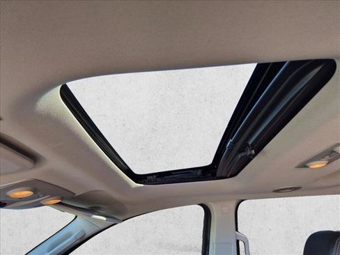 Used 2017 Chevrolet Traverse Premier AWD/4WD image 22