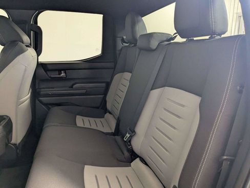 Used 2025 Toyota Tacoma TRD Sport AWD/4WD image 32