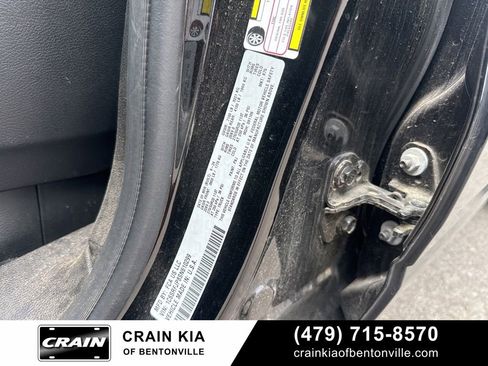 Used 2025 RAM 1500 Laramie AWD/4WD image 18