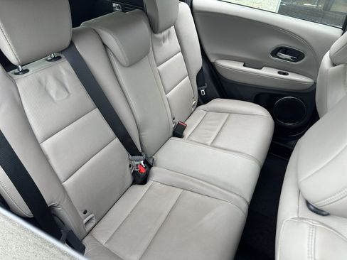 Used 2021 Honda HR-V EX-L image 11