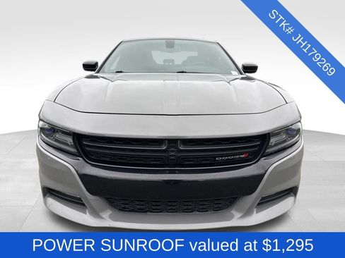 Used 2018 Dodge Charger SXT Plus w/ Blacktop Package image 2