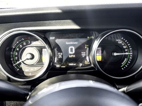 Used 2023 Jeep Wrangler Unlimited Sahara image 22