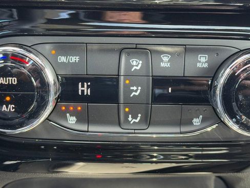 New 2026 Chevrolet Trax RS w/ Sunroof Package image 13