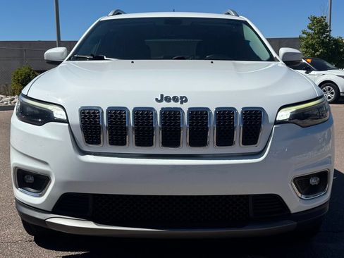 Used 2019 Jeep Cherokee Limited AWD/4WD image 2