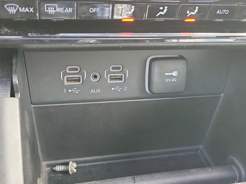 Used 2023 Jeep Grand Cherokee Overland image 25