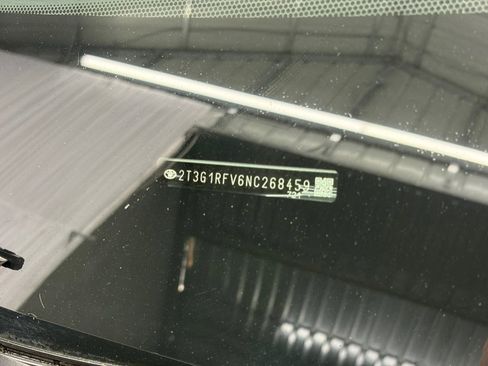 Used 2022 Toyota RAV4 LE AWD/4WD image 35