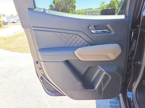 New 2026 GMC Canyon Denali w/ LPO, Denali Black Edition image 9