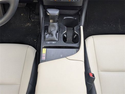 Used 2025 Lexus ES 300h 300h image 19