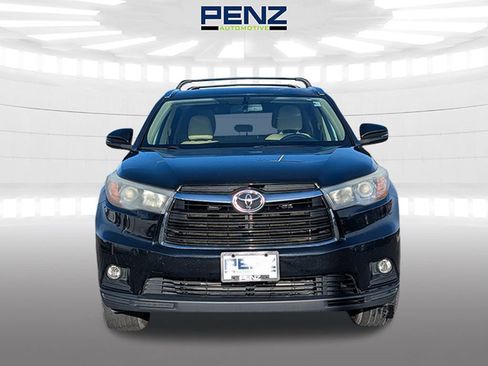 Used 2015 Toyota Highlander XLE image 2