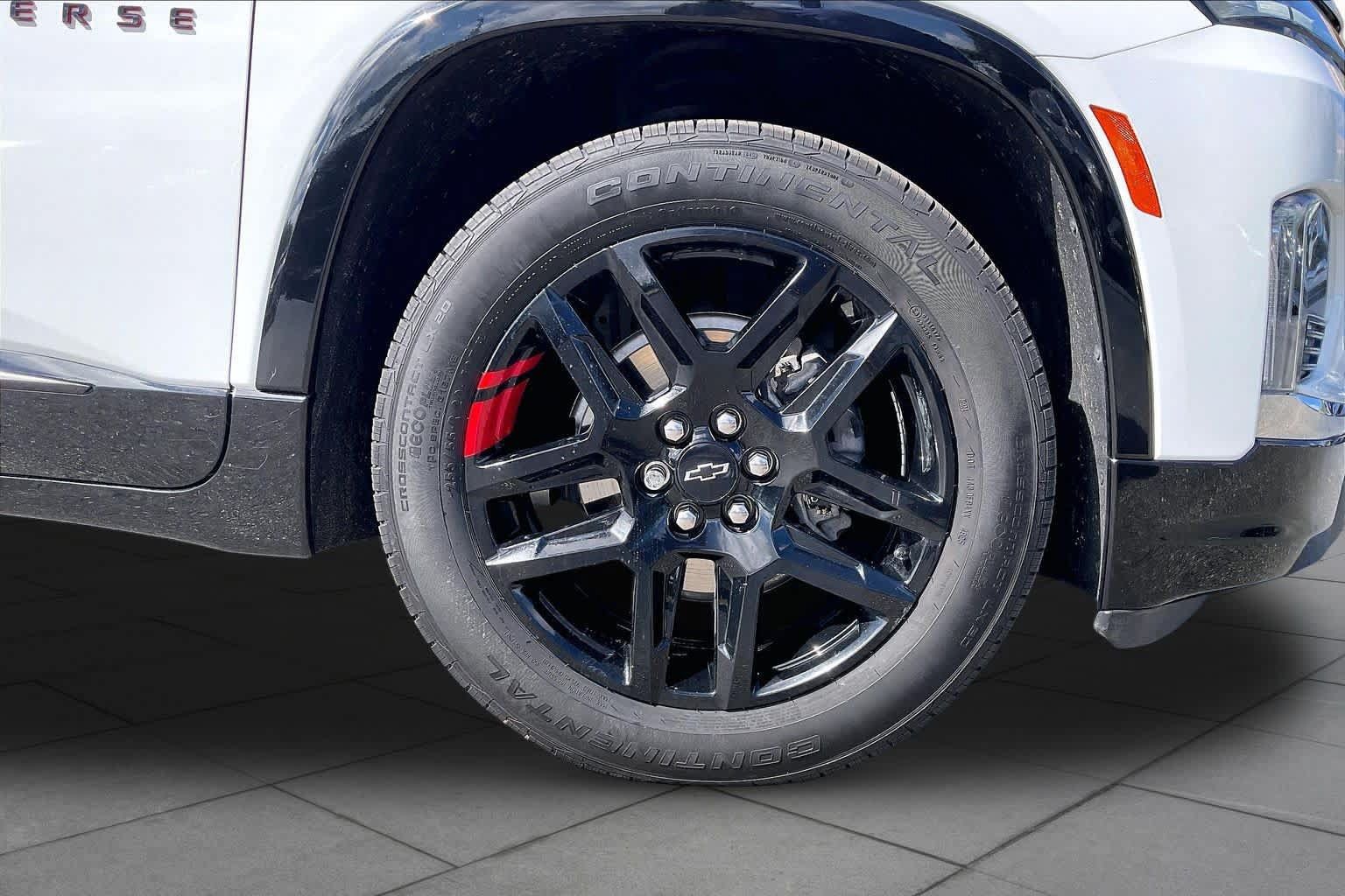 Used 2022 Chevrolet Traverse Premier w/ Redline Edition AWD/4WD image 10