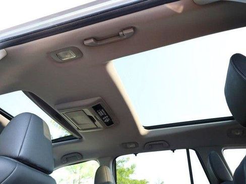 Used 2018 Honda Pilot Elite image 12