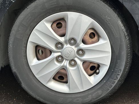 Used 2016 Kia Forte LX image 28