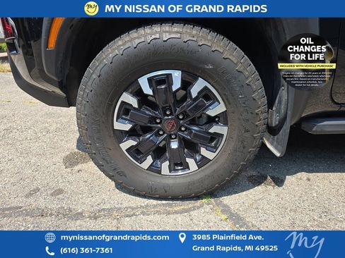 Used 2023 Nissan Frontier PRO-4X w/ Pro Convenience Package AWD/4WD image 31
