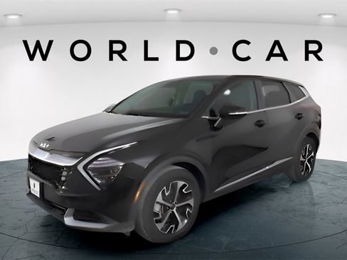 Certified 2024 Kia Sportage EX image 3