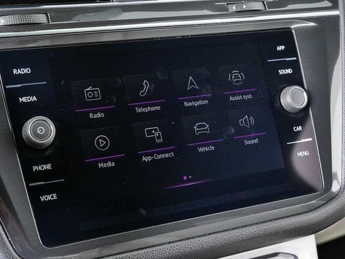 Certified 2023 Volkswagen Tiguan SE R-Line FWD image 16