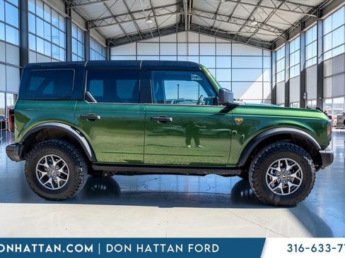 Used 2025 Ford Bronco Badlands image 31