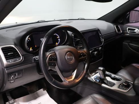 Used 2019 Jeep Grand Cherokee Limited image 16