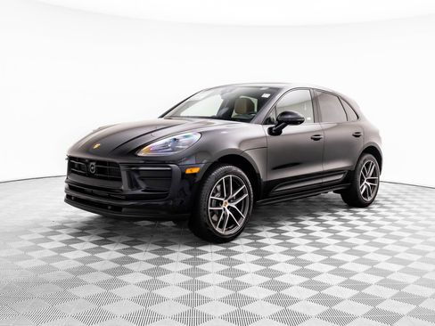 Certified 2026 Porsche Macan AWD/4WD image 1