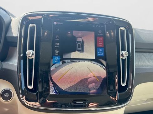 Certified 2026 Volvo XC40 B5 Plus AWD/4WD image 27