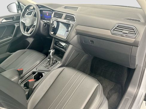 Used 2023 Volkswagen Tiguan SE FWD image 15