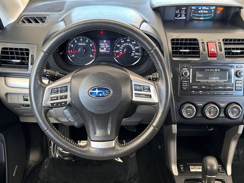 Used 2015 Subaru Forester 2.5i Touring AWD/4WD image 14