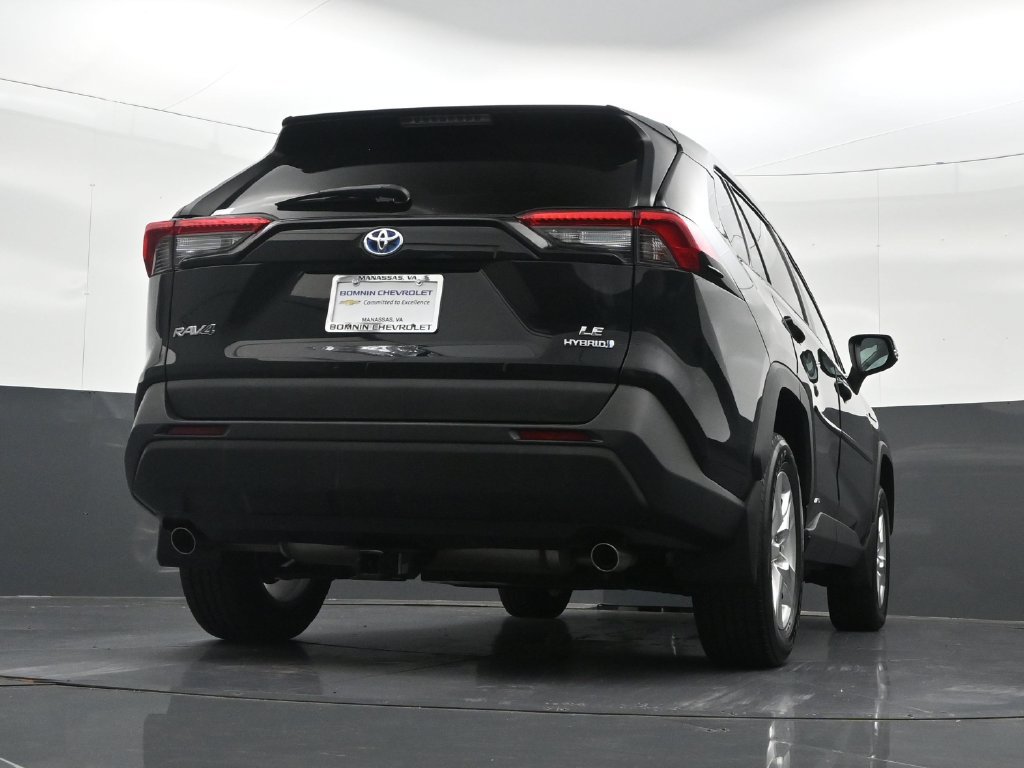 Used 2021 Toyota RAV4 LE AWD/4WD image 34