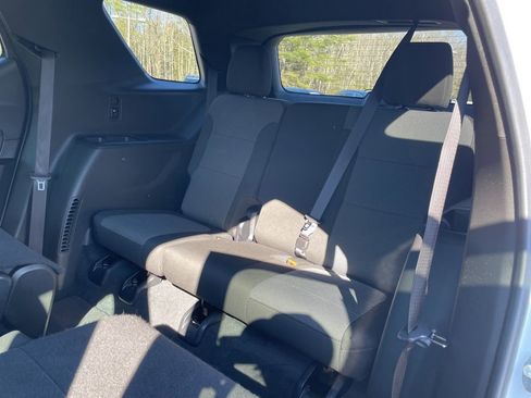 Used 2023 Chevrolet Traverse LT AWD/4WD image 34