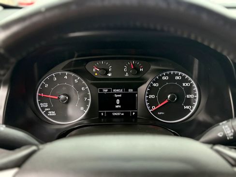 Used 2018 GMC Acadia SLE FWD image 33