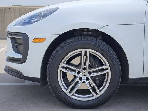 Certified 2026 Porsche Macan AWD/4WD image 13