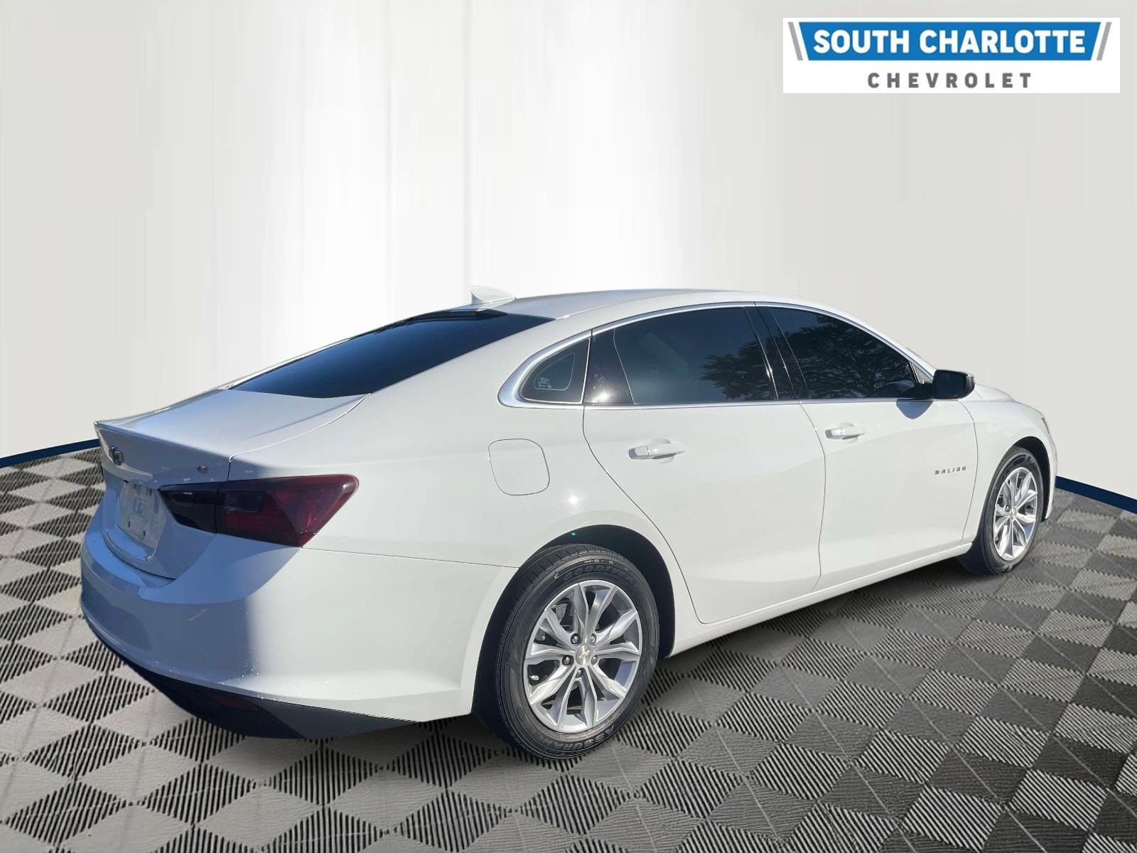 Used 2023 Chevrolet Malibu LT FWD image 4