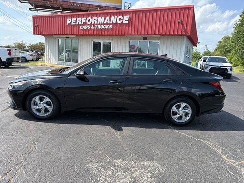 Used 2023 Hyundai Elantra SE FWD image 8