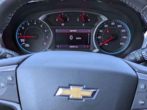 Used 2022 Chevrolet Traverse LT FWD image 27