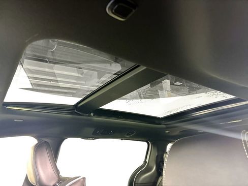 New 2026 Chrysler Pacifica Limited w/ Uconnect Theater Family Group FWD image 19