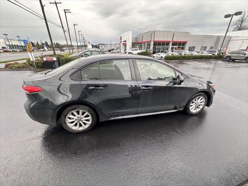 Certified 2022 Toyota Corolla LE w/ LE Premium Package image 6