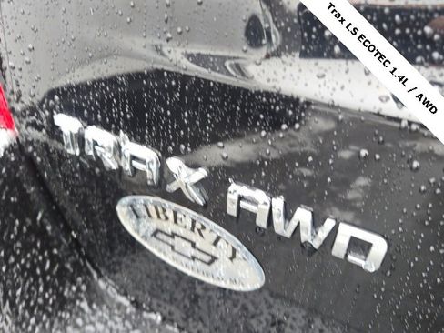 Used 2020 Chevrolet Trax LS w/ Tint and Cruise Package image 10