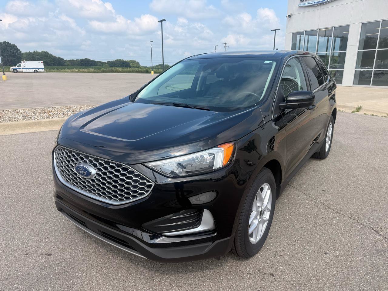 Used 2024 Ford Edge SEL AWD/4WD image 7