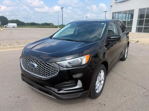 Used 2024 Ford Edge SEL AWD/4WD image 7