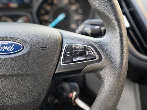 Used 2019 Ford Escape S image 32