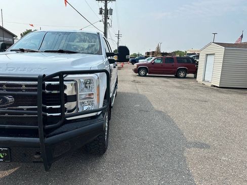 Used 2023 Ford F250 XLT w/ Snow Plow Prep Package AWD/4WD image 15