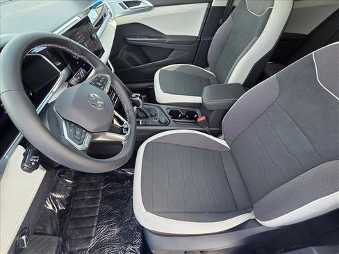 New 2026 Volkswagen Taos SE AWD/4WD image 4