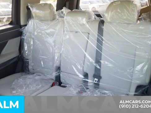 Used 2026 Hyundai Santa Fe SE FWD image 18